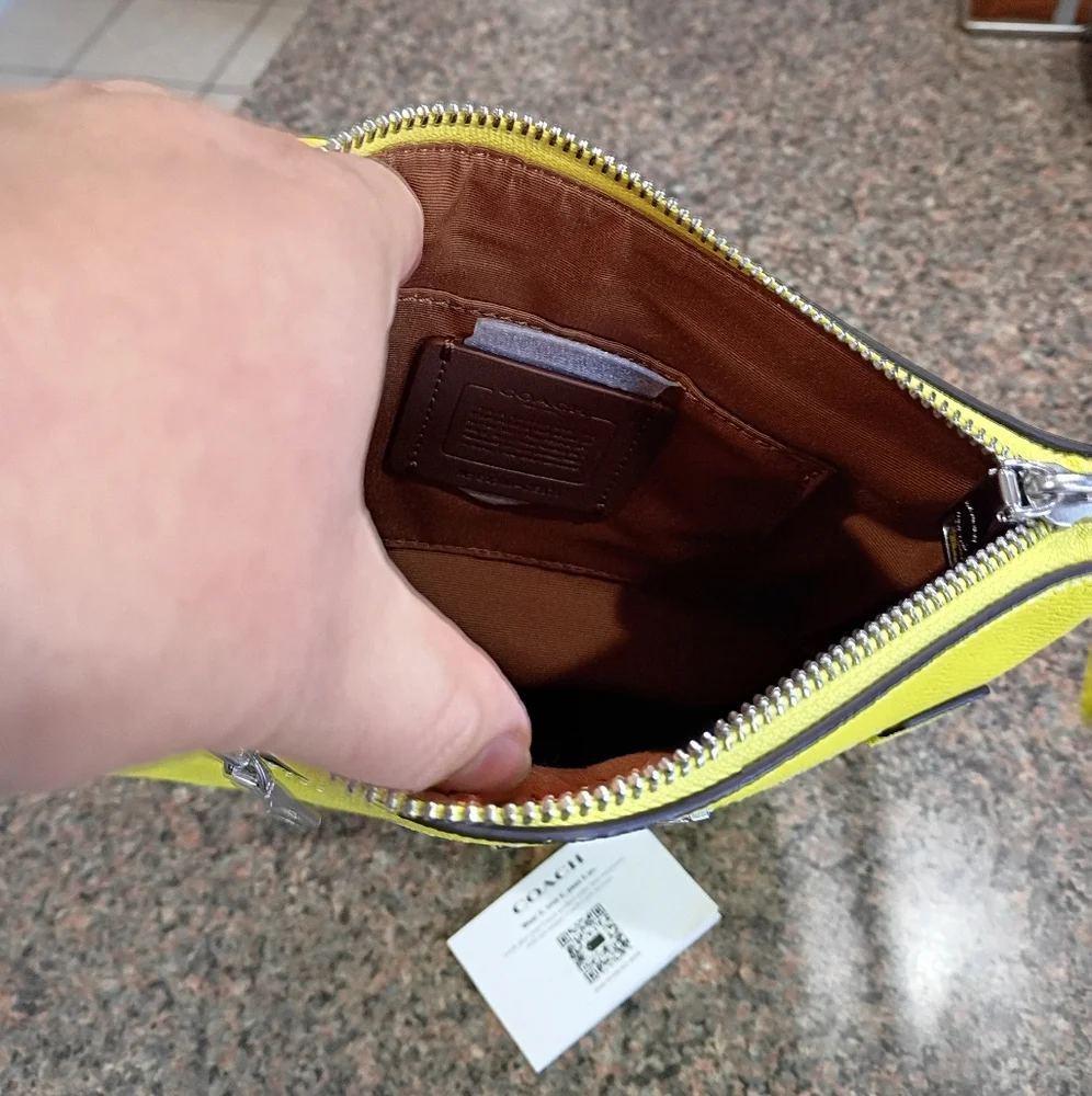 NWT COACH Mini Rowan crossbody purse